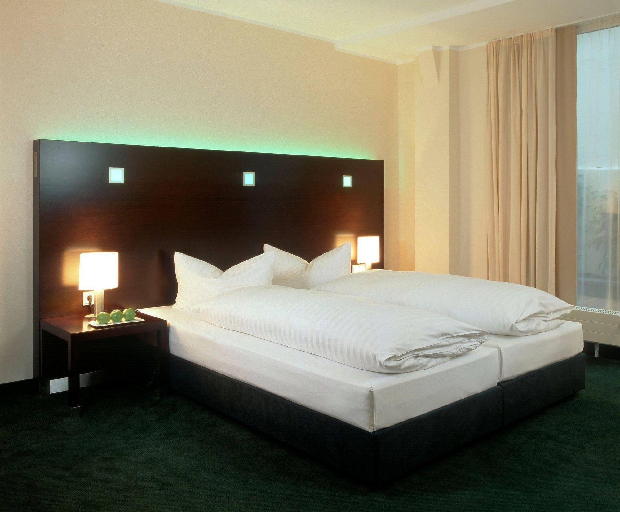 Flemings Conference Hotel Frankfurt Frankfurt nad Mohanem Pokoj fotografie